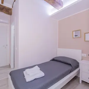 Affittacamere Residenza Borgo Guazzo, Parma